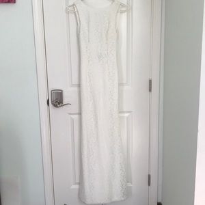 Lulu’s white dress